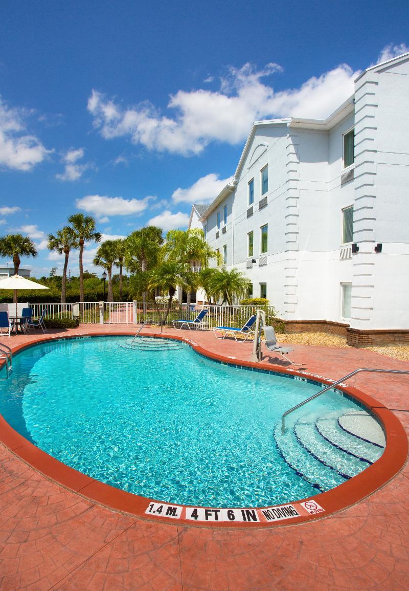 Holiday Inn Express Hotel & Suites Port Charlotte, An Ihg Hotel Exterior photo